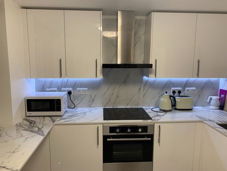 Room in a Shared Flat, Blackshaw Road, SW17 - Photo 3