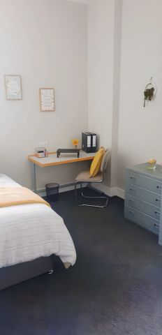 En-Suite Room - Photo 4
