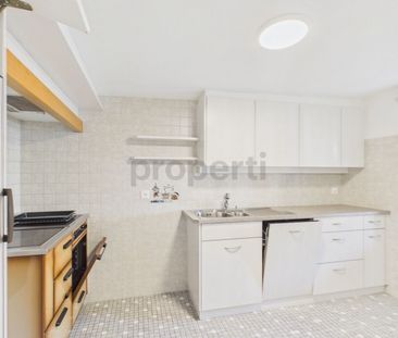 Charmante und lichtdurchflutete Wohnung mit schönem Balkon, inkl. e... - Photo 5