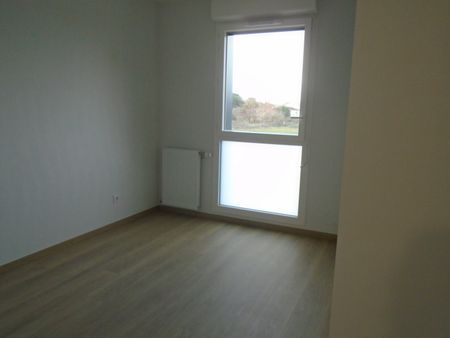 Location Appartement 3 pièces 63m² VILLENEUVE TOLOSANE 31270 - Photo 2