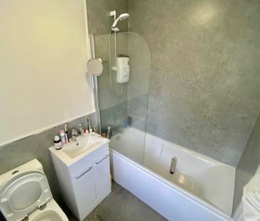 St Mildreds Road - Photo 4