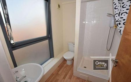 |ref: |, Salisbury Street, Southampton, SO15 - Photo 2