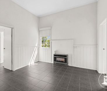 TWO BEDROOM COTTAGE CLOSE TO BALLARAT CBD - Photo 2