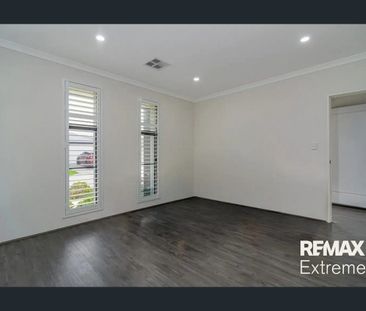 4x2 Modern Smart Home - Photo 2