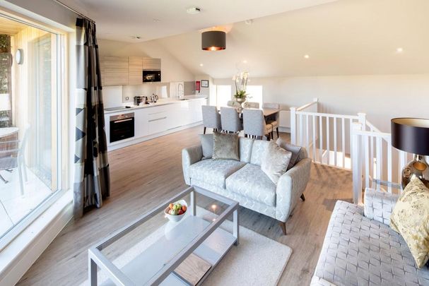 2 bedroom serviced apartment to rent - Photo 1