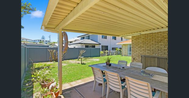 Spacious 4-Bedroom Family Home in Kingscliff – Coastal Living at Its Best! - Photo 1