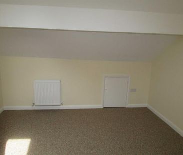 High Street, Chapel-En-Le-Frith - Photo 5