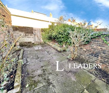 3 bedroom house to rent Mayer Street, Stoke-on-Trent, Staffordshire... - Photo 5