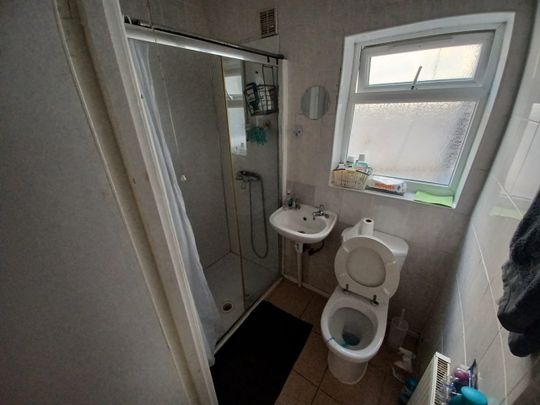 Room in a Shared House, Ham Park Rd, E15 - Photo 1