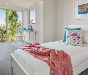 Large House - Great View! - Photo 3