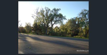 Beautiful Location with River Views! - Photo 4