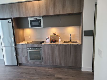 For Lease - 575 Bloor Street Unit# 2806, Toronto, Ontario - Photo 3