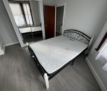 4 bedroom terraced house to rent - Photo 2