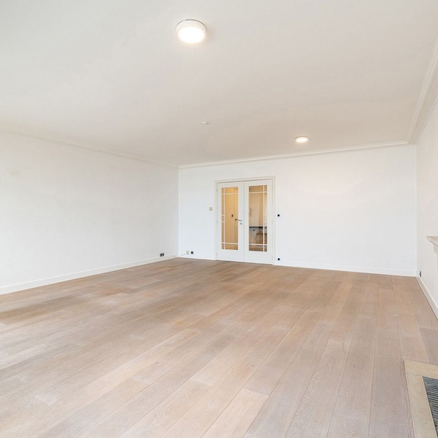 Lichtrijk, ongemeubeld, 3-slaapkamerappartement met frontaal zeezicht aan Albertplein – Hartje Zoute - Foto 1