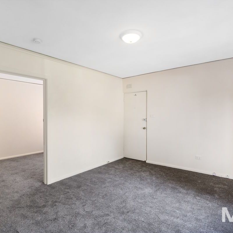 2/8 Anzac Street, Carnegie - Photo 1