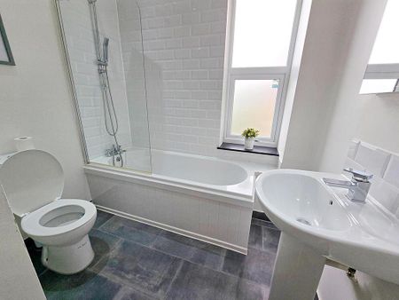 2 bedroom flat to rent - Photo 5