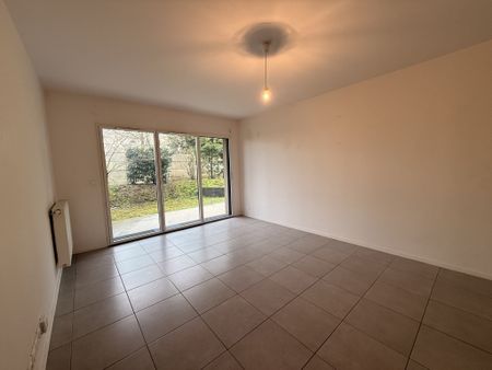 Location Appartement 3 pièces 65m² CENON 33150 - Photo 2