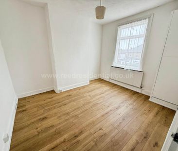 Ramuz Drive, Westcliff On Sea - Photo 3