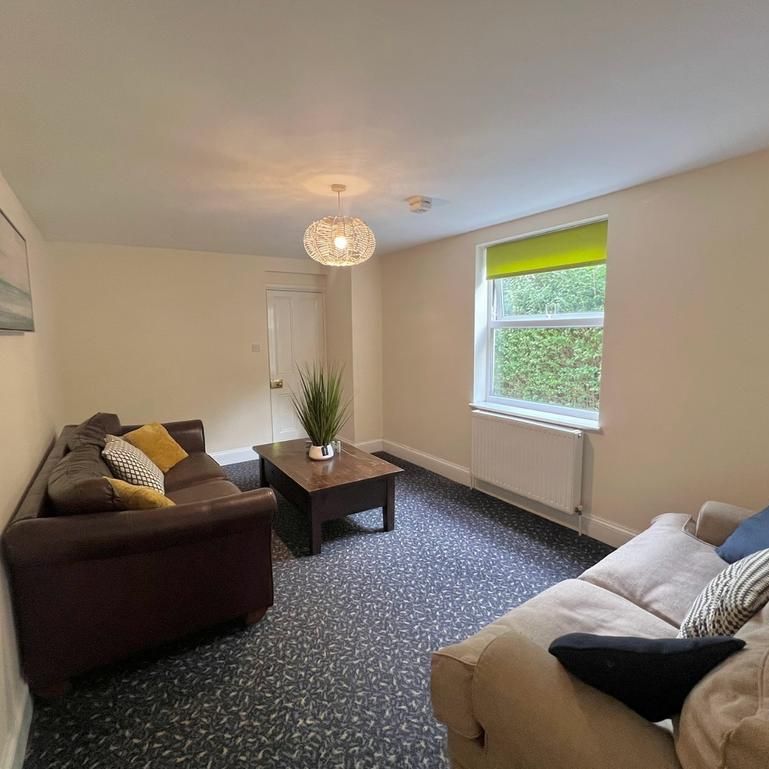 6 bedroom house to rent - Photo 1