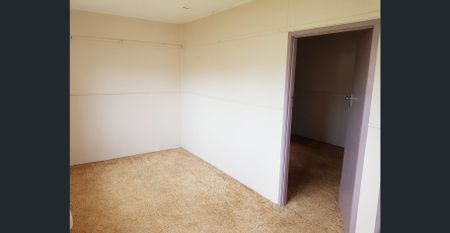 Cozy Cottage in Scarborough! - Photo 4