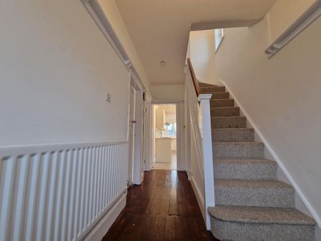 3 bedroom semi-detached house to rent - Photo 4