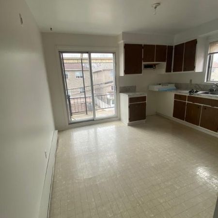 Spacious 3 ½ Ahuntsic - Photo 3