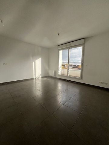 STUDIO MEUBLE - CENTRE GARE - 25M² - Photo 2