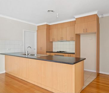 This neat and well presented back unit offers low maintenance livin... - Photo 3