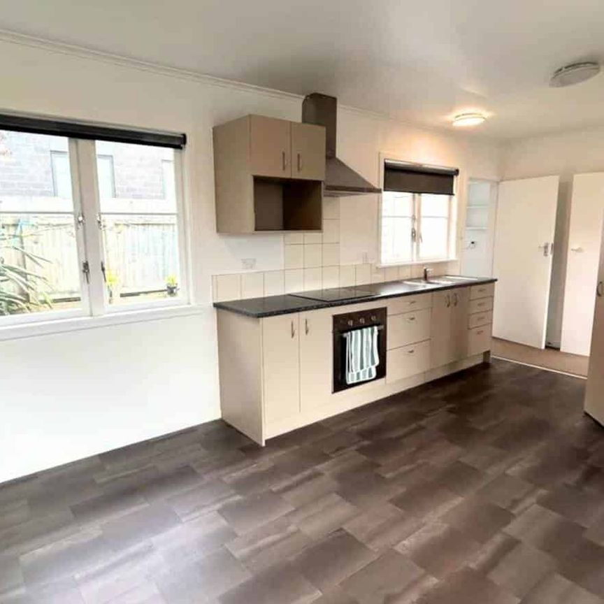 Hottest Price in Town - Priced Reduced $600p/w - Photo 1