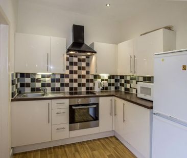 3 bedroom flat to rent - Photo 5