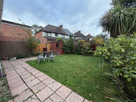 4 bedroom semi-detached house to rent - Photo 5