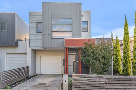 Charming Craigieburn Home Awaits You - Photo 5