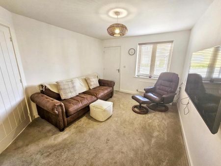3 bedroom semi-detached house to rent - Photo 4