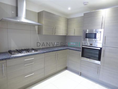 4 bedroom detached house to rent - Photo 4