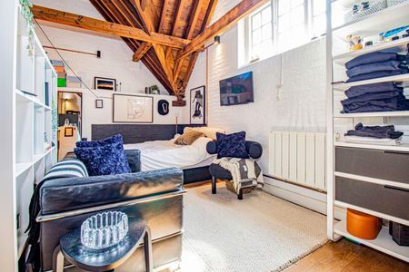1 bedroom Flat To Let - Photo 3