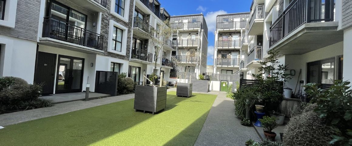 Walking distance to Wellington Hospital - Photo 1