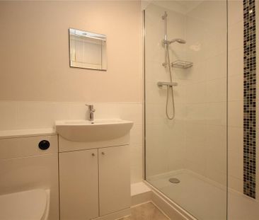 1 bedroom retirement property to rent - Photo 6