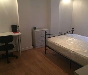 Charming Bedroom Apartment, LN1 - Photo 6