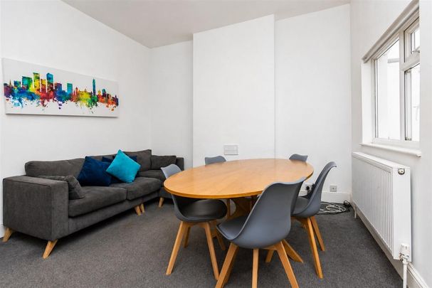 5 bedroom house to rent - Photo 1
