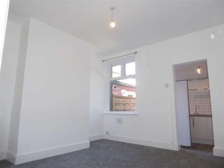 Old Chapel Street, Stockport, SK3 - Photo 2