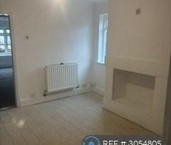 2 bedroom end of terrace house to rent - Photo 2