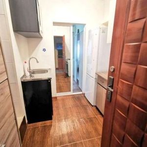 De închiriat garsonieră mobilată și utilată - Zonă ... - Fotografie 2