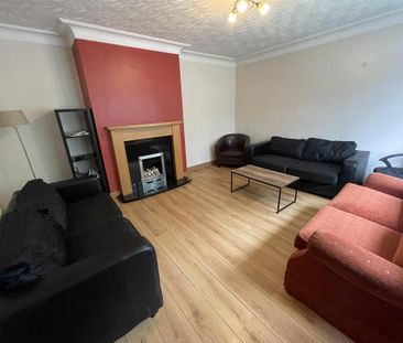 6 bedroom terraced house to rent - Photo 2