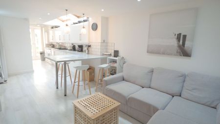 225 Hubert Road - Photo 2