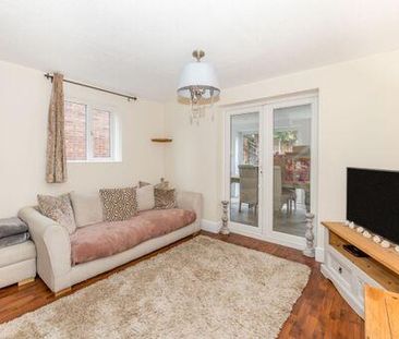 2 bedroom semi-detached house to rent - Photo 6