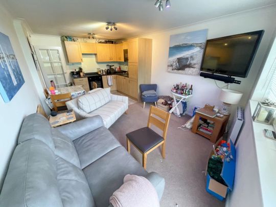 To Rent Grove Road, Lansdowne, Bournemouth, BH1 £1,500 pcm Tenancy Info - Photo 1