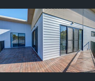59 Victoria Drive, Pacific Pines, Qld 4211 - Photo 2