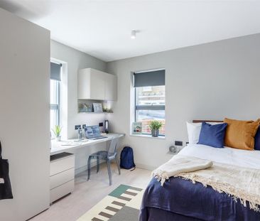 1 bedroom in a flat share to rent - Photo 1