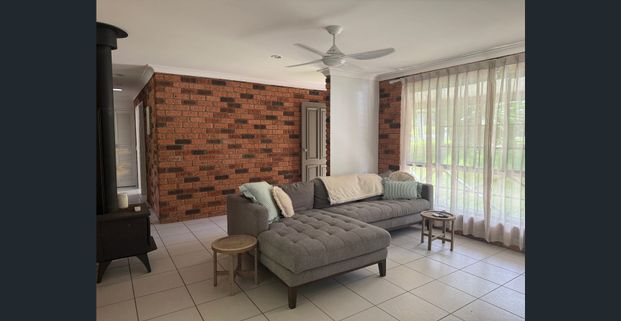 Charming Coastal Home – Walk to the Beach! - Photo 1