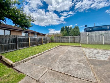21 Richmond Crescent, Geelong - Photo 4